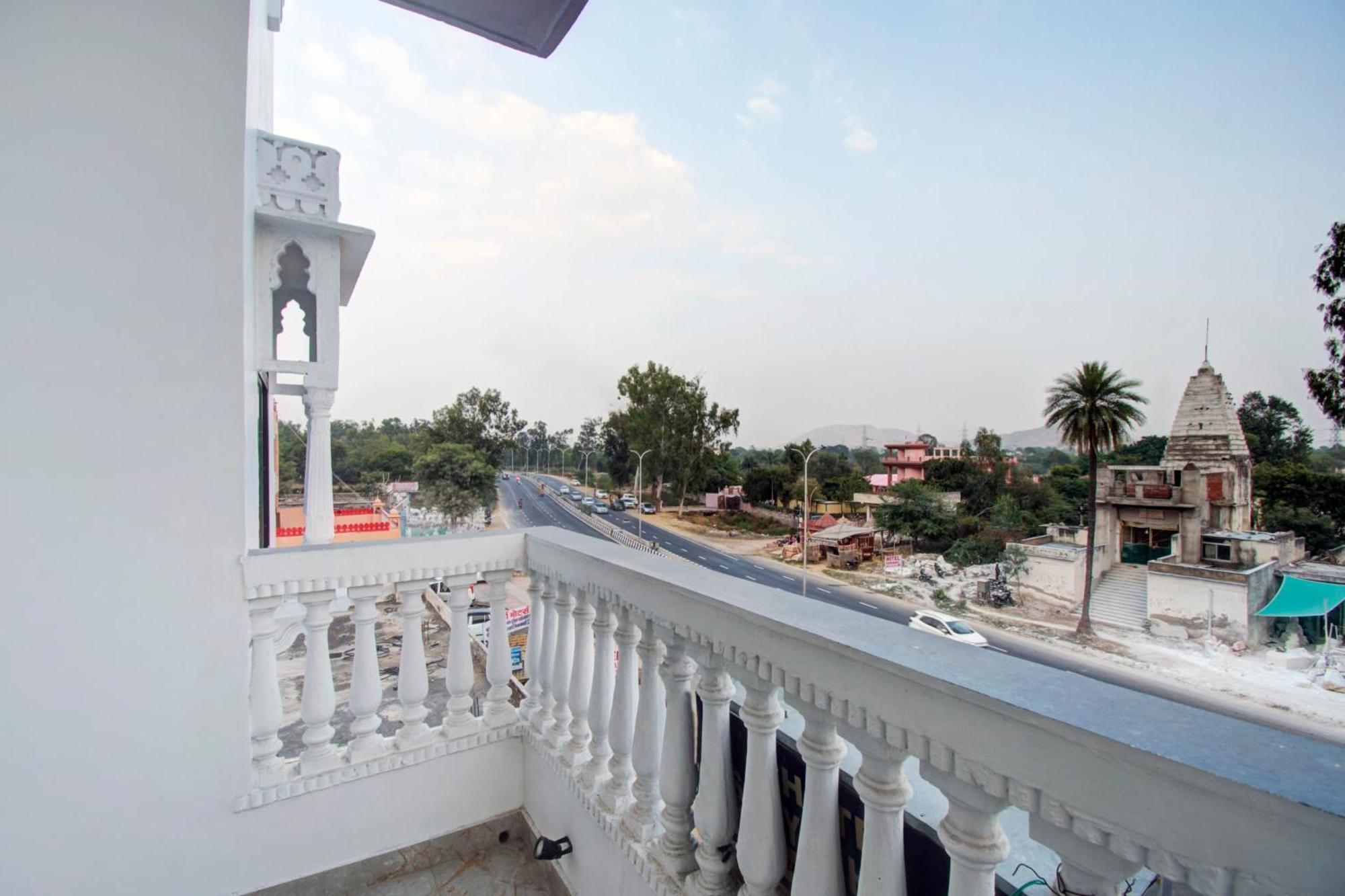 Hotel O Moon Mahal Jaipur Eksteriør billede